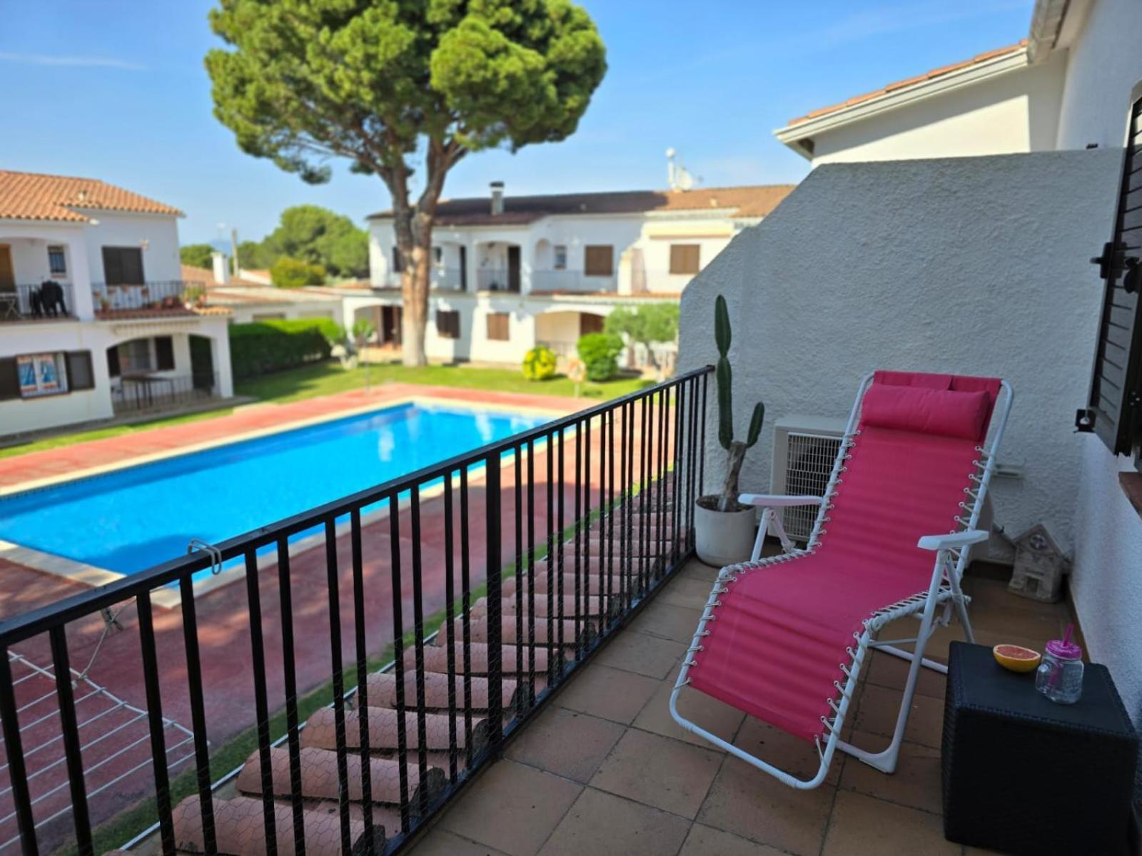 Cosy Apartment Of L'Escala Beach المظهر الخارجي الصورة